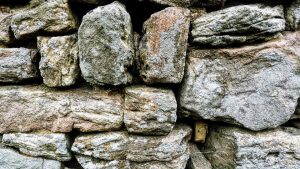 Rock retaining wall